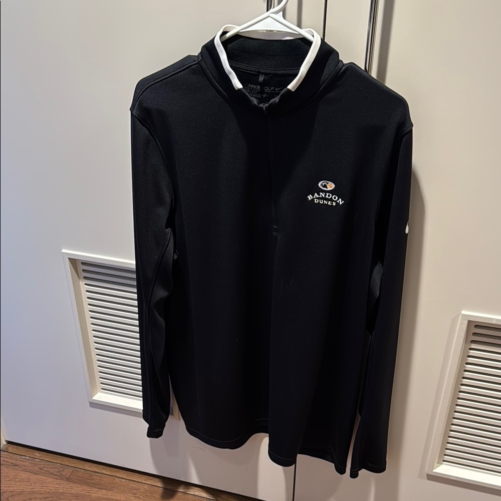 Black Nike Dri-Fit Golf 1/4 zip pullover with Bandon Dunes Logo. Mens Large.